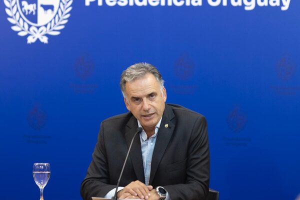 Uruguay rechaza plan de cable submarino para conectar con las islas Malvinas