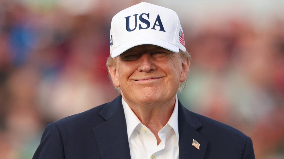 Trump asegura que Estados Unidos liderará la revolución tecnológica sin regulaciones excesivas